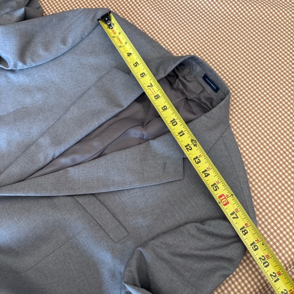Paul Fredrick 43L Pearl Gray 2-Button Sport Coat
Wool Blazer Jacket. NEW - Picture 10 of 15